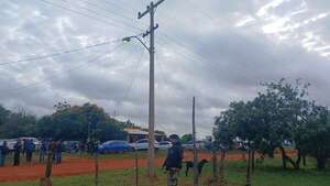 Electricista que instaló conexión “mau” en acto oficial afirmó que fue autorizado, pero no le pagaron - Nacionales - ABC Color