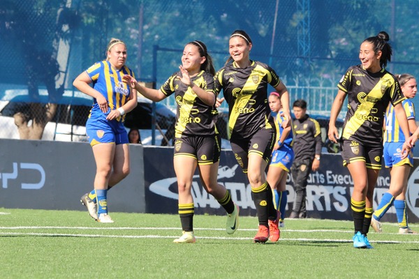 Recoleta FC derrotó de manera contundente a Sportivo Luqueño