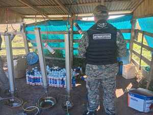 Popular / Ojepillá un laboratorio de macoña WAX en zona de Yby Pytã
