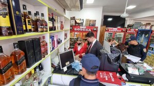 ¿Qué dice la resolución de suspensión de la cadena de minimercados?
