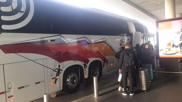 Estudiantes de la Universidad Católica realizan visita académica y cultural a Uruguay - Nacionales - ABC Color