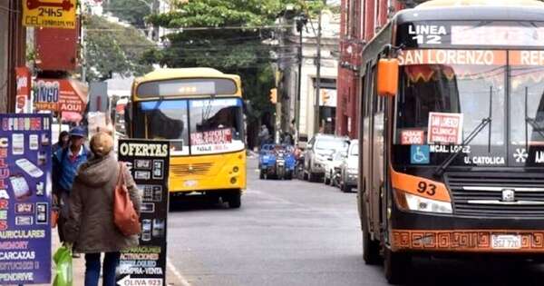 La Nación / MEF asegura que el Gobierno está cumpliendo pago a los transportistas