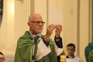 Monseñor Miguel Fritz: Mirar la fe de nuestros antepasados para ser portadores de esperanza - Portal Digital Cáritas Universidad Católica