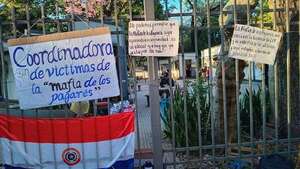 Mafia de los pagarés: víctimas reclaman respuestas efectivas - Nacionales - ABC Color
