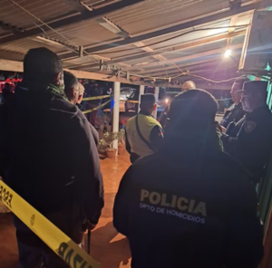 Mujer muere y su pareja queda en estado grave tras ataque a balazos en Puente Kyjhá