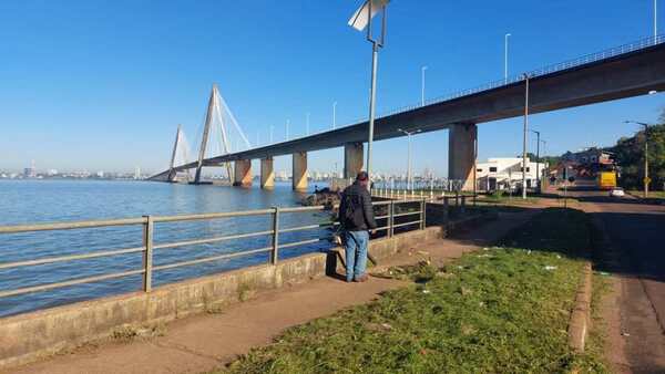 Violento asalto a machetillo en la Costanera de Encarnación