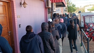 Larga fila de compradores por promoción de carne en Concepción - Concepción al Día