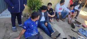 Popular / ¡Allanamiento hápe ho’a banda de asaltantes, tenían una espada y chaleco de la policía!