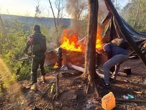 Operativo "Cerro Azul": 8 detenidos, incluido un menor
