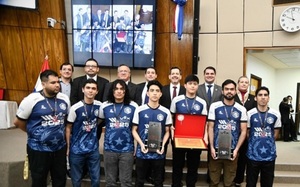 Estudiantes de robótica denuncian que deben hacer polladas para competir en el exterior
