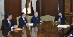 El Defensor articula con el BNF acciones a favor de las víctimas de la mafia de los pagarés.