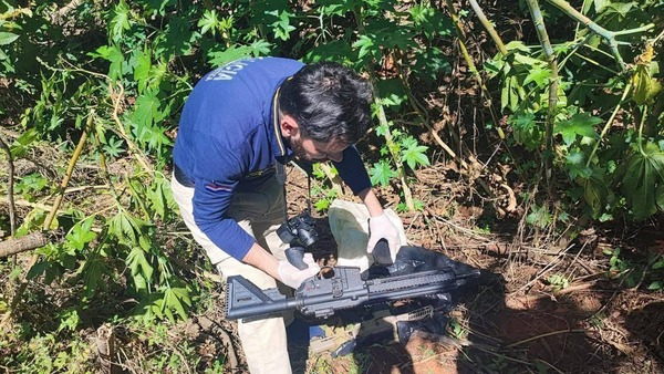Incautan armas de guerra durante operativo en Canindeyú