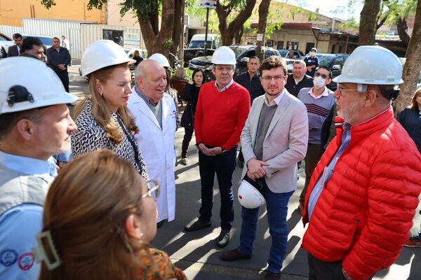 Itaipú y Salud Pública supervisan obras de modernización en el Hospital de Trauma “Manuel Giagni” - ADN Digital