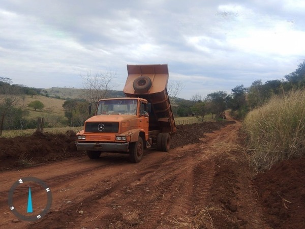 Familias de Amambay se benefician con mejoras en caminos y agua potable