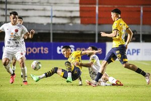Versus / ¡Papelón de Luqueño en la Copa Paraguay!