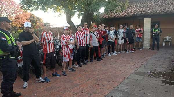 Más de 60 personas demoradas tras el encuentro entre Cerro Porteño y Estudiantes de la Plata - Policiales - ABC Color