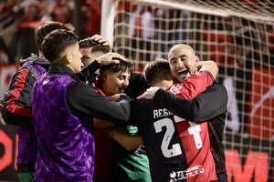 Versus / Newell's avanza en la Copa Argentina con gol paraguayo
