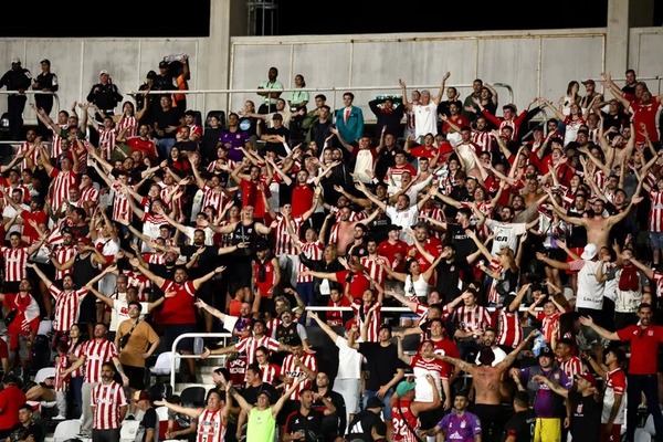 Hinchas argentinos demostraron buen comportamiento - Portal Digital Cáritas Universidad Católica
