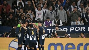 Alianza Lima cerca de cuartos al vencer a la Católica de Quito