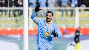 Goles de Cauteruccio y Batallini le dan ventaja al Bolívar