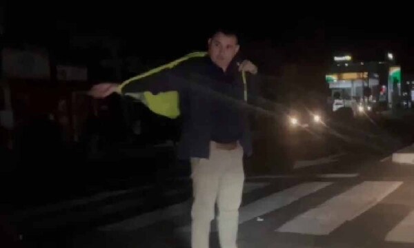 Un ciudadano salvó a conductores del caos vehicular en medio del apagón – Prensa 5