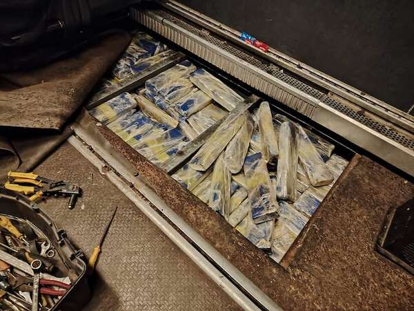 Tras aviso de Senad, Brasil incauta casi dos toneladas de marihuana ocultas en un bus - Policiales - ABC Color