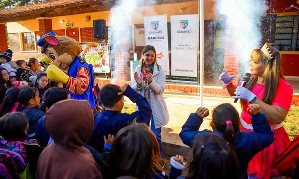 Primera dama departamental encabeza entrega de juguetes y golosinas por el Día del Niño - OviedoPress