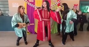 Popular / (Video) Profes rockearon el Día del Niño al estilo de “The Fenders”