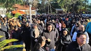 Periodista es agredido durante protesta de funcionarios municipales de Ciudad del Este