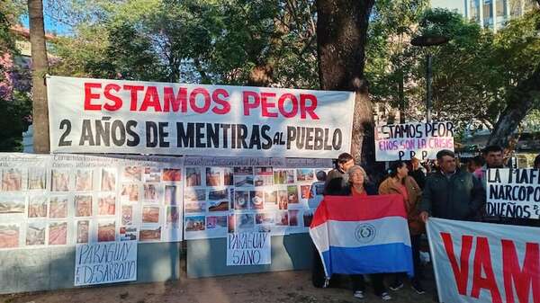 “Estamos peor”, la exposición que realiza el PPP por aniversario del gobierno de Peña  - Política - ABC Color