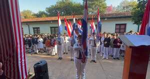La Nación / En varias instituciones educativas realizaron la invocación a la Bandera Paraguaya