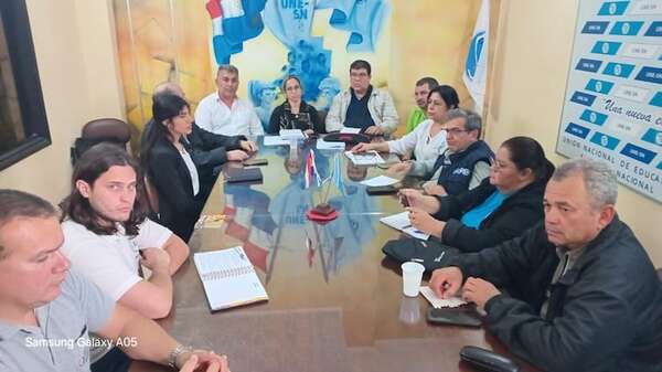 Docentes saldrán a las calles el 18 y 19 de agosto para exigir más presupuesto - Nacionales - ABC Color