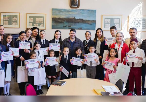 Municipalidad de Concepción destaca a ganadores de la fase distrital del concurso Ñe’ẽry 2025 - Concepción al Día