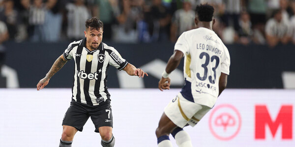 Versus / El campeón Botafogo gana con lo justo a Liga de Quito