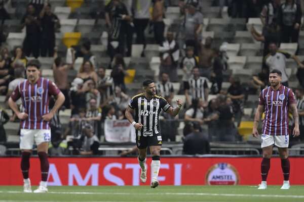 Mineiro remonta con gol de Hulk y toma ventaja en la serie de octavos de final - Copa Sudamericana - ABC Color