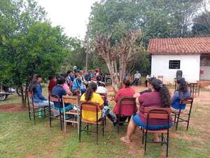 Comunidad educativa reclama retorno de docente y la reposición de un rubro en escuela de Santaní - Nacionales - ABC Color