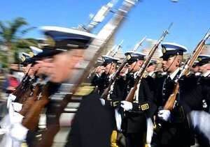 Desfile militar y policial: uniformados marcharon en homenaje a Asunción - Nacionales - ABC Color