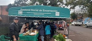 Productores agroecológicos mantienen su feria en pese al feriado