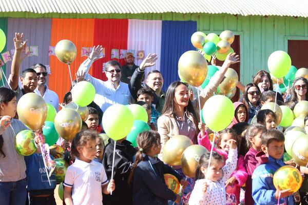 BNF BANCARIZARÁ MARINA CUÉ TRAS LA TITULACIÓN DE TIERRAS