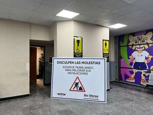 Clausuran baños en el aeropuerto Silvio Pettirossi en medio de llegada de atletas para Asu 2025 - Nacionales - ABC Color