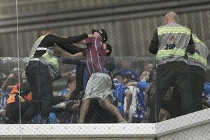 Le tocó a Godoy Cruz; otra vez la policía brasileña pegándole a hinchas extranjeros