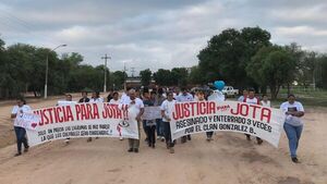 Familiares cuestionan a jueces por otorgar beneficios a sospechosos del crimen de Jota