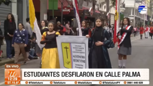 Festejos por Asunción frente al Panteón Nacional de los Héroes