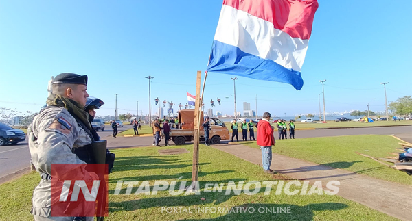 LA POLICÍA NACIONAL DESPEJA ÁREA VERDE OCUPADA POR MANIFESTANTES EN MBÓI KA’E