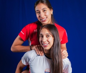 El voleibol en la sangre: Antonella y Alexia deslumbran con su talento en ASU2025 - trece