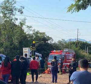 Poda mortal en Quiindy: joven muere electrocutado al caer una rama sobre el tendido eléctrico - Nacionales - ABC Color