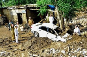 Más de 300 muertos por lluvias e inundaciones repentinas en Pakistán