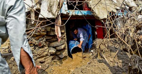 La Nación / Pakistán: el monzón causa más de 340 muertes en 48 horas