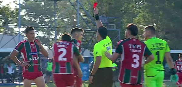Versus / ¡Insólito! Fue expulsado por agredir a su propio compañero