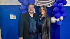 Así respondió la esposa de Salyn Buzarquis a rumores de tesapo'ẽ en el Congreso